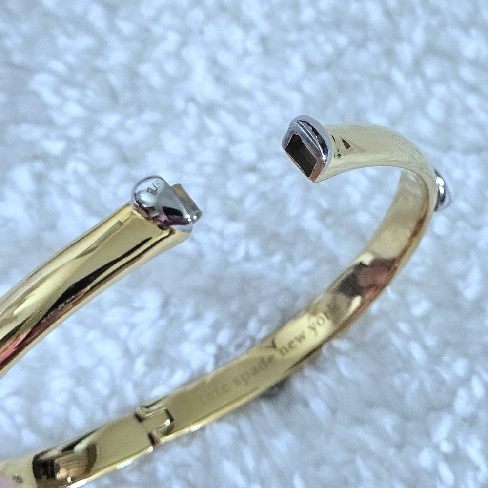 Kate Spade Gold💛 "Heartful" Hinged Bracelet - NWT - Picture 11 of 16